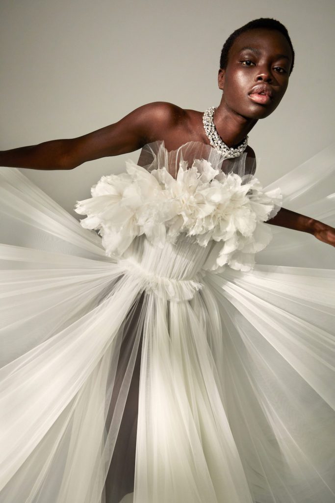 4 Wedding Dresses for the Sleek Modern Bride - Sassi Holford